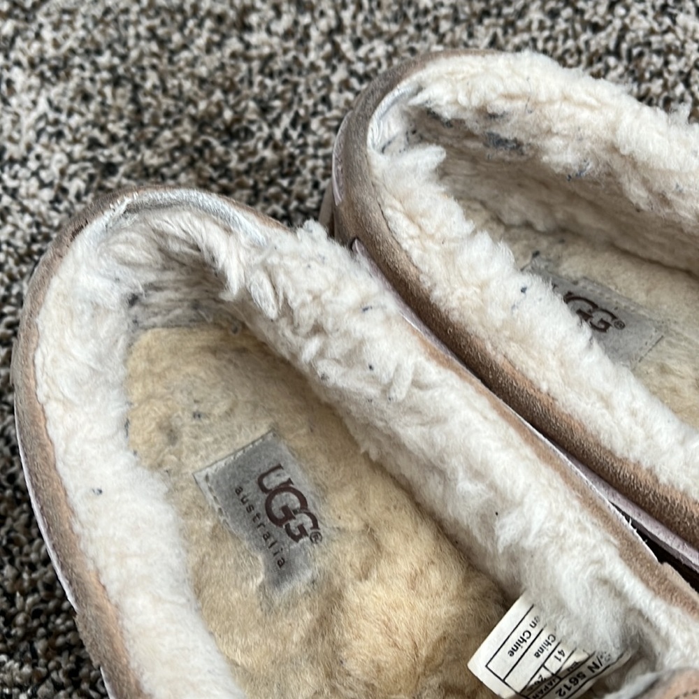 Ugg Dakota Slipper, worn - Picture 7 of 7